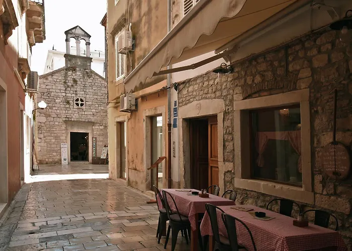 Studio Mozzira In Center - Free Breakfast