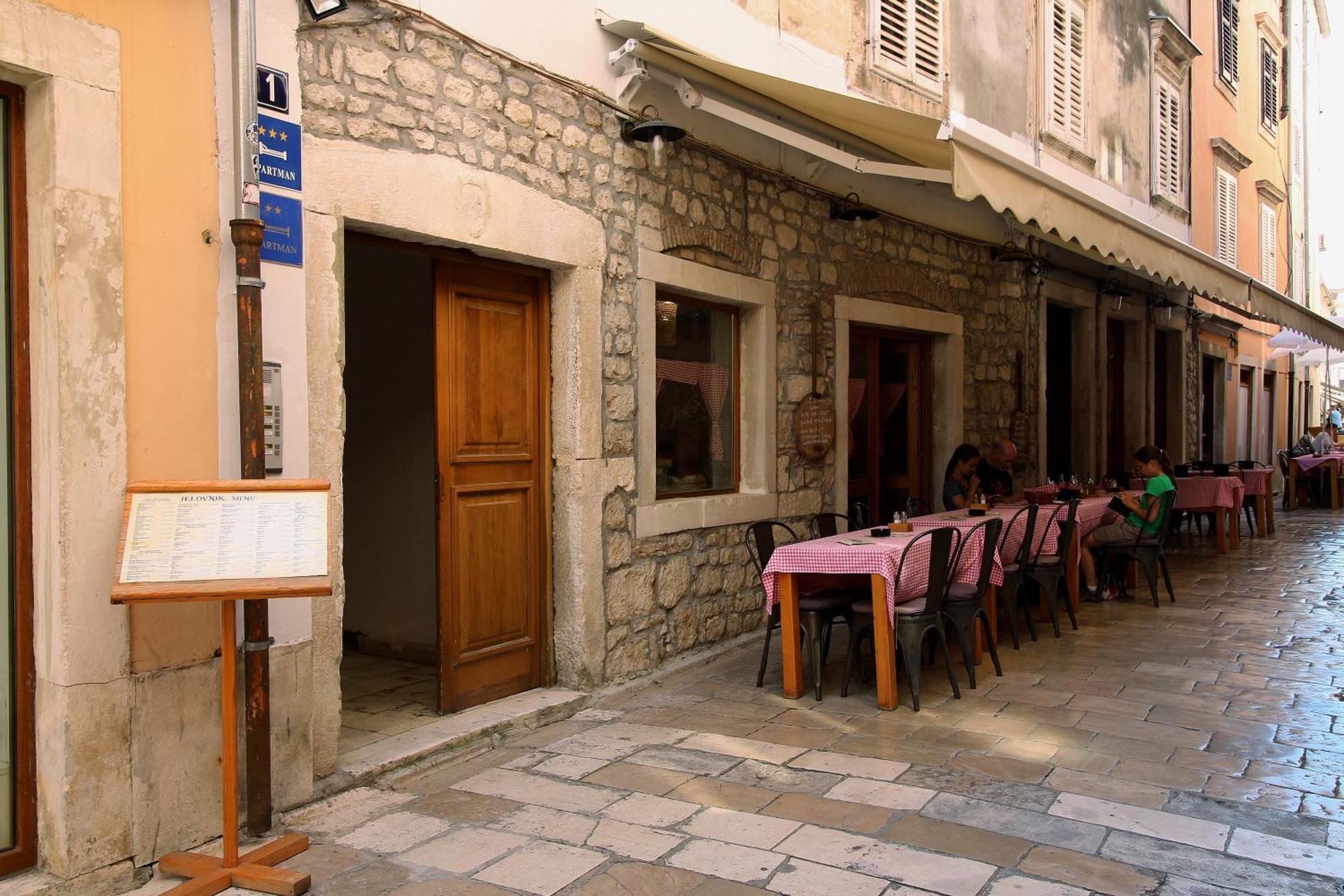Mozzira In Center - Free Breakfast Lägenhet Zadar
